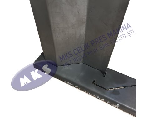 LAZER KESİM PANJURLU KORKULUK DİKMESİ